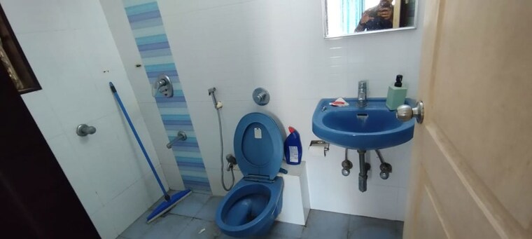 Bathroom, ghp-shimmering-heights 3 Bedroom 1300 Sq.Ft. Apartment In Powai Mumbai 10273211