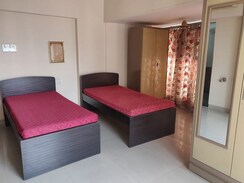 2 BHK + Pooja Room Apartment For Rent in Khar West