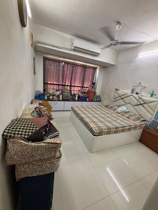 2 BHK + Pooja Room Apartment For Rent in Bandra West