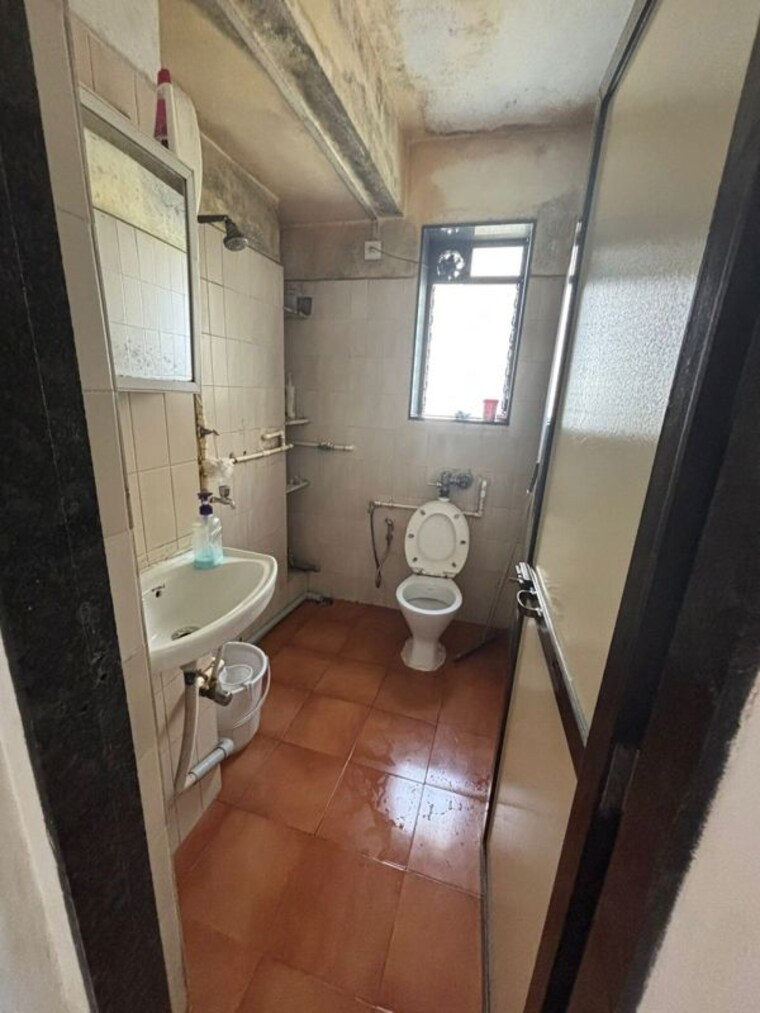 Bathroom, bandra west 2 Bedroom 700 Sq.Ft. Apartment In Bandra West Mumbai 10273271