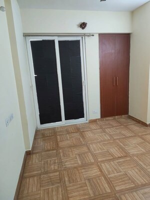 Room in 2 BHK Apartment at Saya Gold Avenue, Vaibhav Khand – for Rent