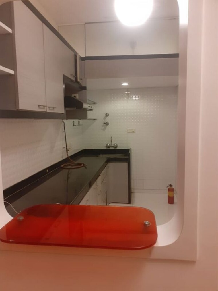Kitchen, khar west 1.5 Bedroom 650 Sq.Ft. Apartment In Khar West Mumbai 10273412