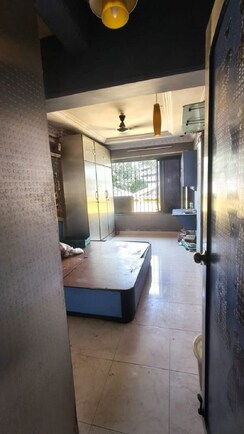 2 BHK + Pooja Room Apartment For Rent in Bandra West