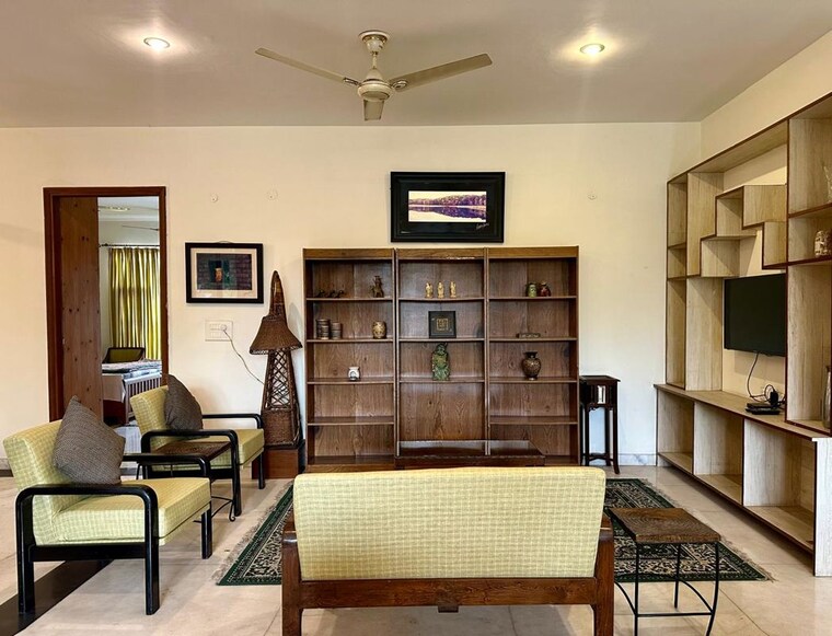 Living Room, sector 11 3 Bedroom 500 Sq.Yd. Builder Floor In Sector 11 Chandigarh 10273467
