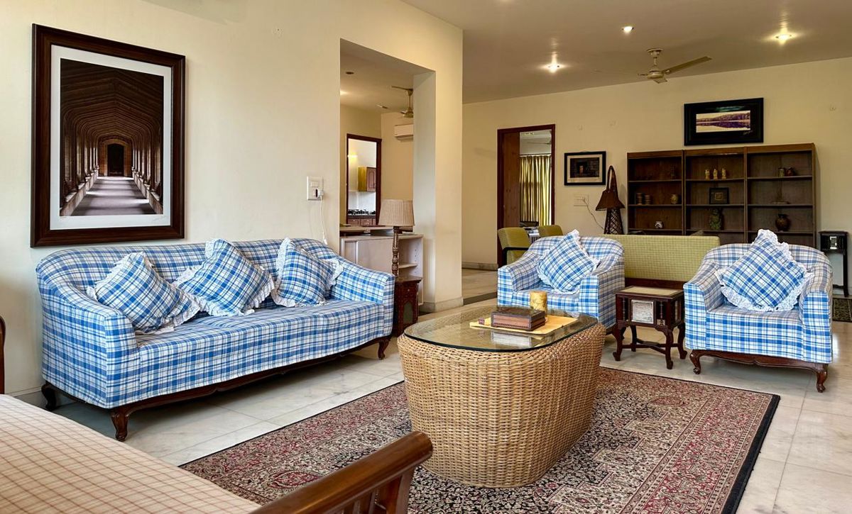 3 BHK + Servant Room Builder Floor For Rent in Sector 11