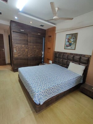2 BHK Apartment For Rent in Bandra West