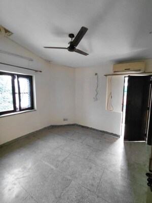 Room in 3 BHK Independent House at Rajender Nagar – for Rent