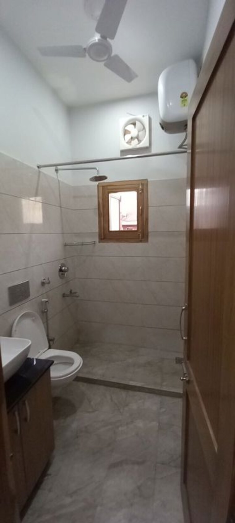 Bathroom, sector 33 3 Bedroom 2250 Sq.Ft. Builder Floor In Sector 33 Chandigarh 10273718