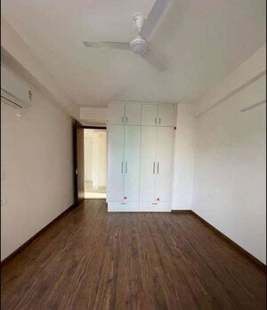 Room in 3 BHK Apartment at Allwin El Spazia, Sanauli – for Rent