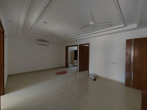 3 BHK Builder Floor For Rent in Sector 32