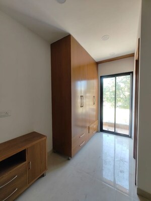 Room in 3 BHK Builder Floor at Sector 32 – for Rent