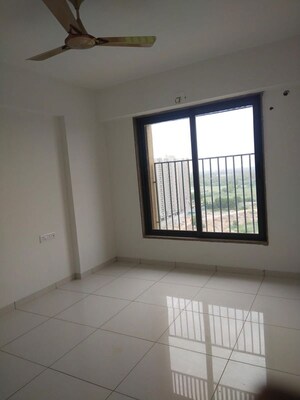 Room in 2 BHK Apartment at Kavisha Amara, Shela – for Rent