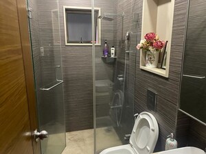 Bathroom in 2.5 BHK Apartment at Oberoi Realty Woods, Goregaon East – for Sale