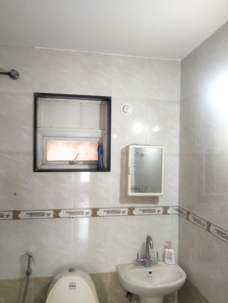 Bathroom, kubera-park 1 Bedroom 555 Sq.Ft. Apartment In Kondhwa Pune 10273894