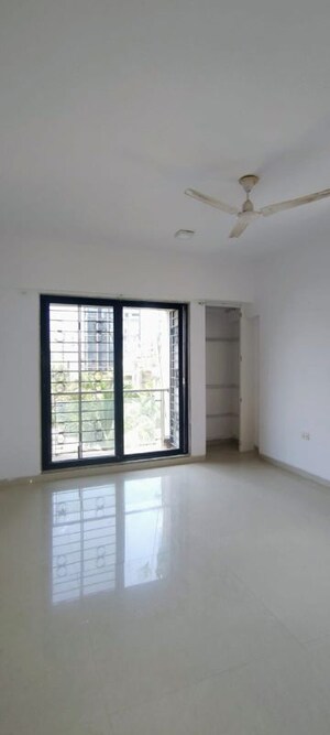 Room in 2 BHK Apartment at Santacruz West – for Rent