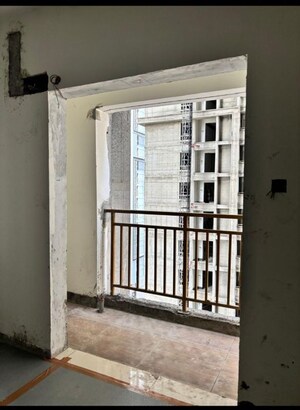 Room in 2 BHK Apartment at Vasavi Atlantis, Narsingi – for Sale