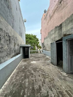 2 BHK Builder Floor – Exterior View View at Shalimar Bagh - for Rent