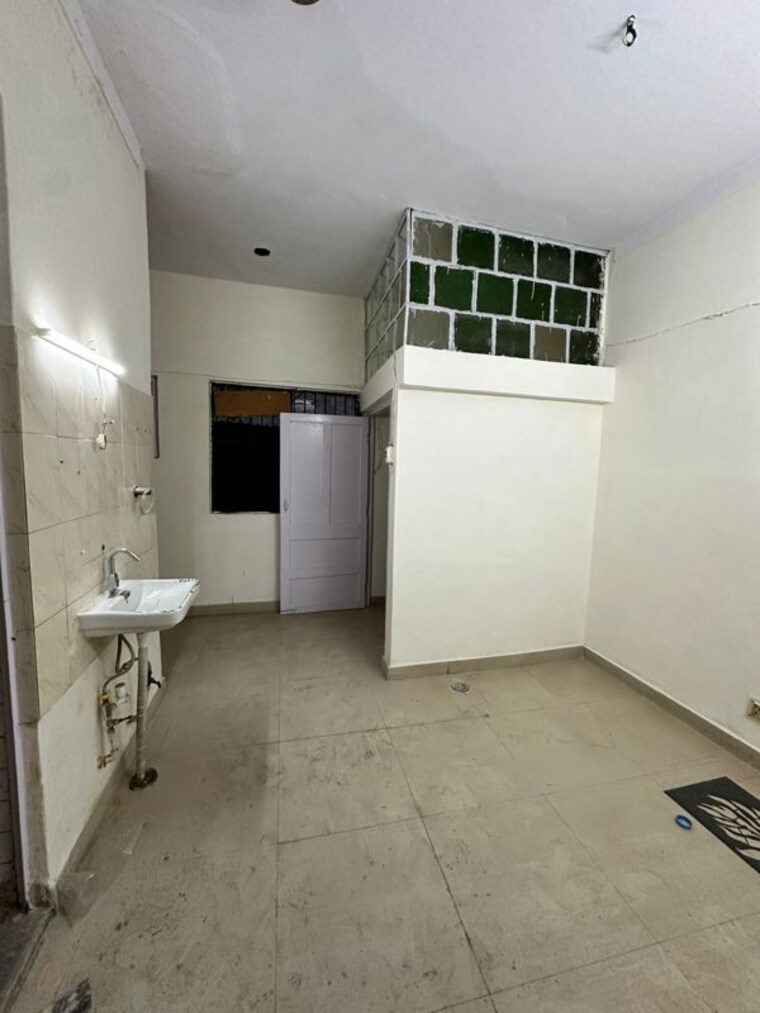 Room, shalimar bagh 2 Bedroom 850 Sq.Ft. Builder Floor In Shalimar Bagh Delhi 10274034