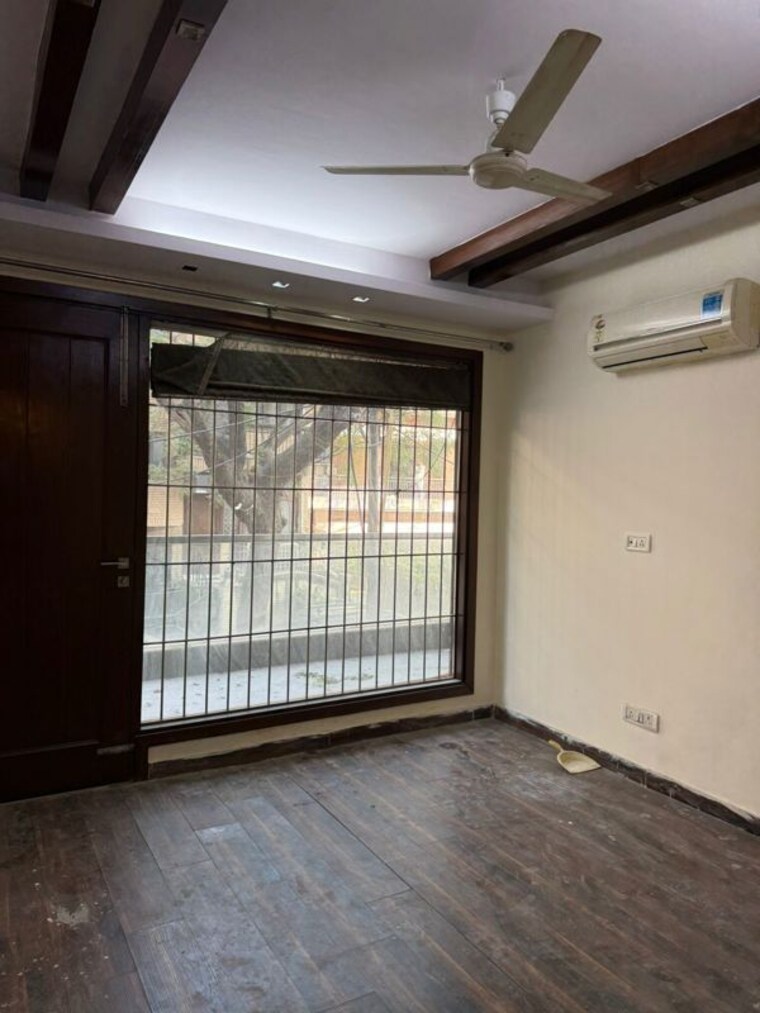 Room, nizamuddin 3 Bedroom 1800 Sq.Ft. Builder Floor In Nizamuddin Delhi 10274044