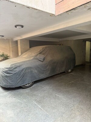 Parking in 3 BHK Builder Floor at Nizamuddin – for Rent