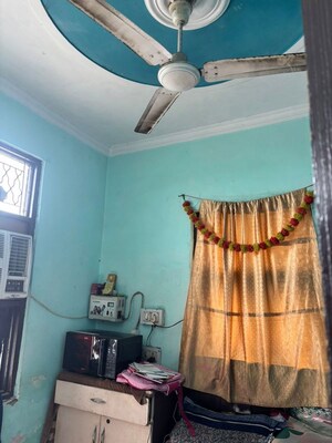 Furnished Amenities in 3 BHK Builder Floor at Rohini Sector 16 – for Rent