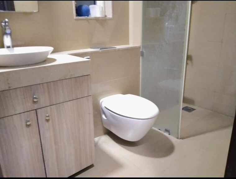 Bathroom, oberoi-exquisite-goregaon 3 Bedroom 1100 Sq.Ft. Apartment In Goregaon East Mumbai 10274065