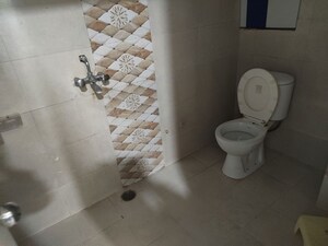Bathroom in 3 BHK Apartment at Arjun Enclave Arjunganj, Arjunganj – for Rent