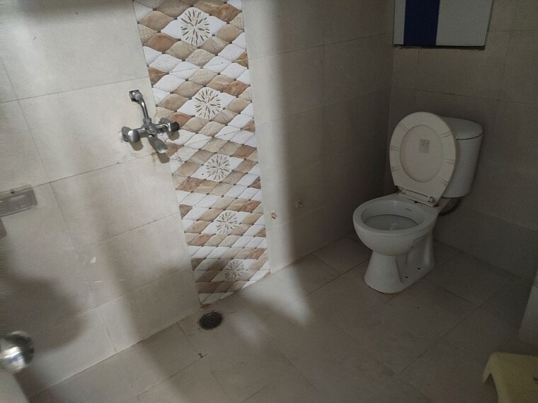 Bathroom, arjun-enclave-arjunganj 3 Bedroom 2100 Sq.Ft. Apartment In Arjunganj Lucknow 10274074