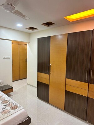 Bedroom in 3 BHK Apartment at Santacruz West – for Rent