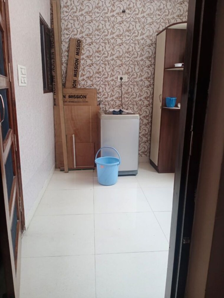 Bathroom, sector 27 1 Bedroom 350 Sq.Ft. Builder Floor In Sector 27 Chandigarh 10274075
