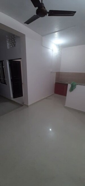 Room in 3 BHK Independent House at Gomti Nagar – for Rent