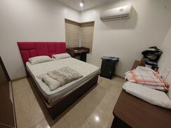 3 BHK + Pooja Room Apartment For Rent in Santacruz West