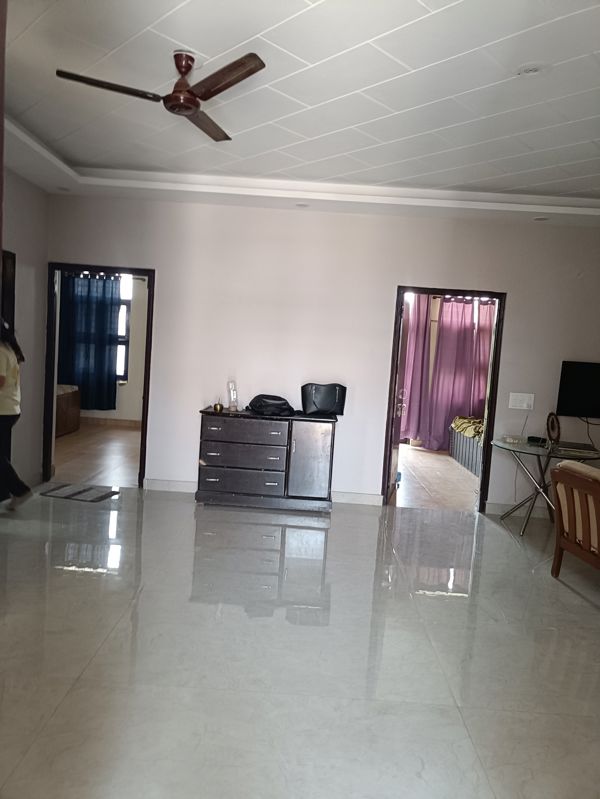 2 BHK Independent House For Rent in Ansal Plaza Sector-23