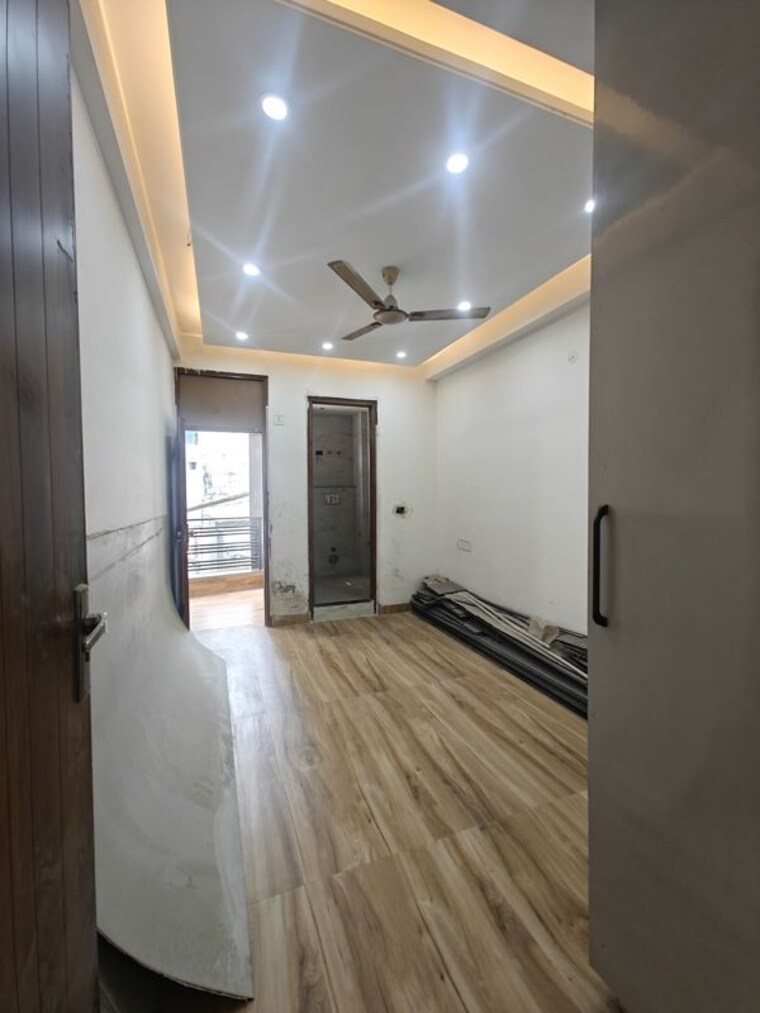 Bathroom, sarfabad village 2 Bedroom 1000 Sq.Ft. Builder Floor In Sarfabad Village Noida 10274147