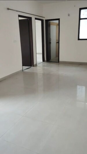 Room in 2 BHK Apartment at Omaxe Heights, Sector 86 – for Rent