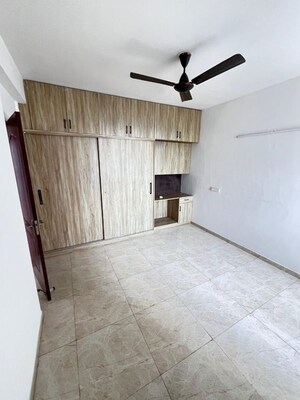 Room in 3 BHK Apartment at Omaxe Royal Residency Faridabad, Sector 79 – for Rent