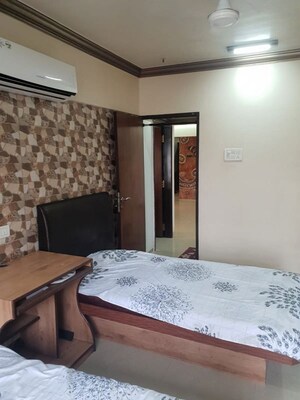 Bedroom in 2 BHK Apartment at Khar West – for Rent