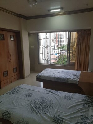 Bedroom in 2 BHK Apartment at Khar West – for Rent
