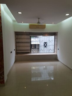 2 BHK + Pooja Room Apartment For Rent in Khar West