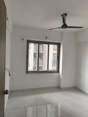 Room in 3 BHK Apartment at Shivalik Sharda Park View 2, Shela – for Rent