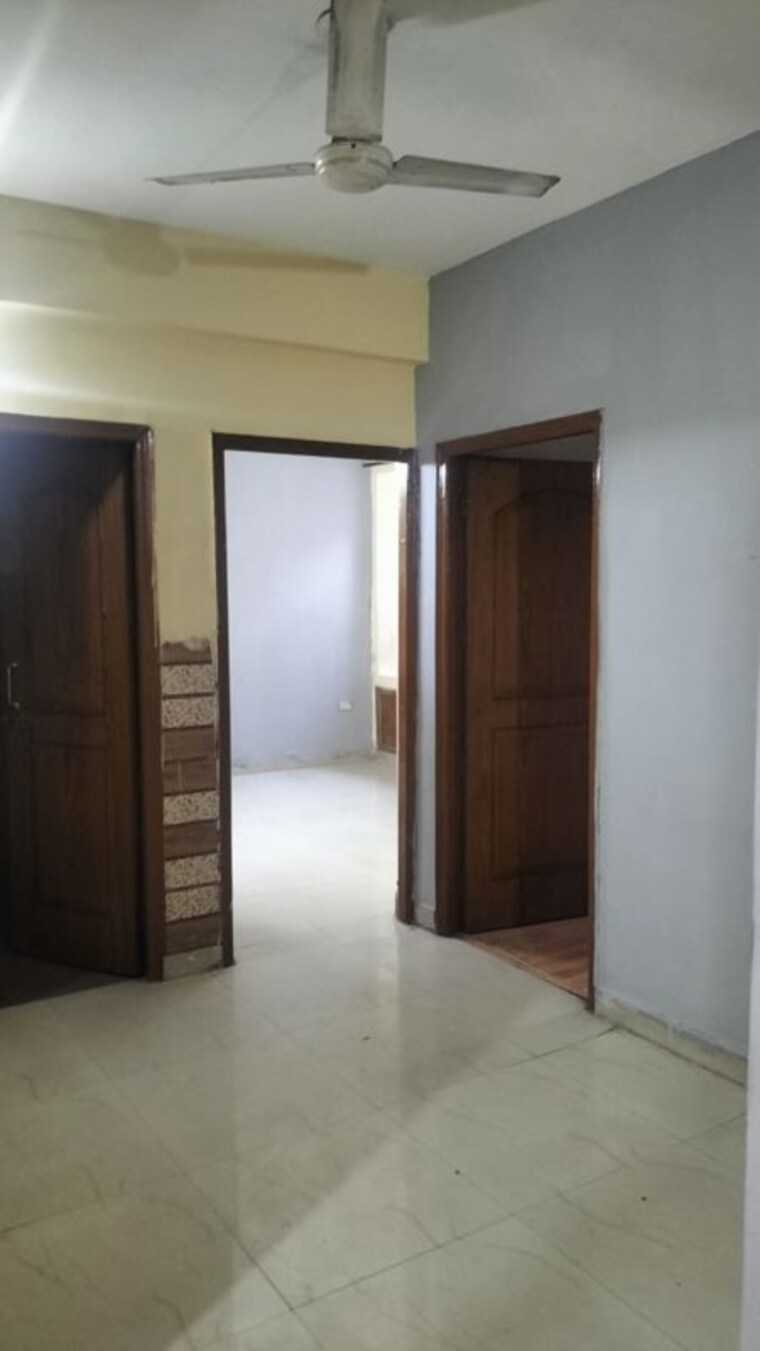Room, srs-royal-hills 2.5 Bedroom 1133 Sq.Ft. Apartment In Sector 87 Faridabad 9370403