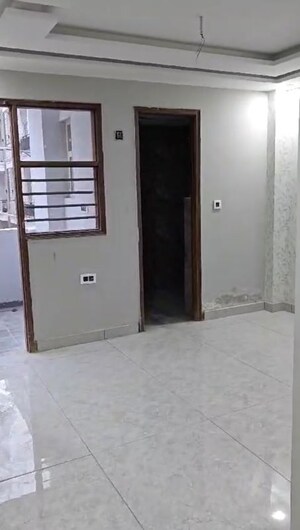 Room in 3 BHK Builder Floor at RPS Palm Drive, Sector 88 – for Sale