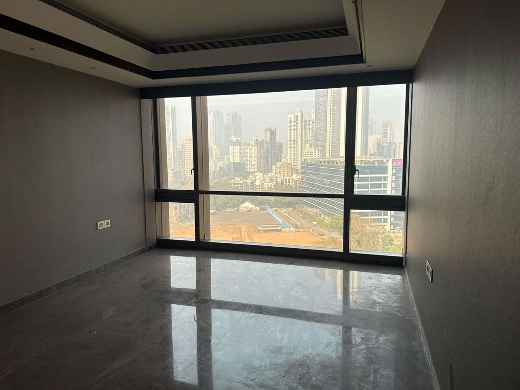 4 BHK + Servant Room Apartment For Rent in Lodha Trump Tower