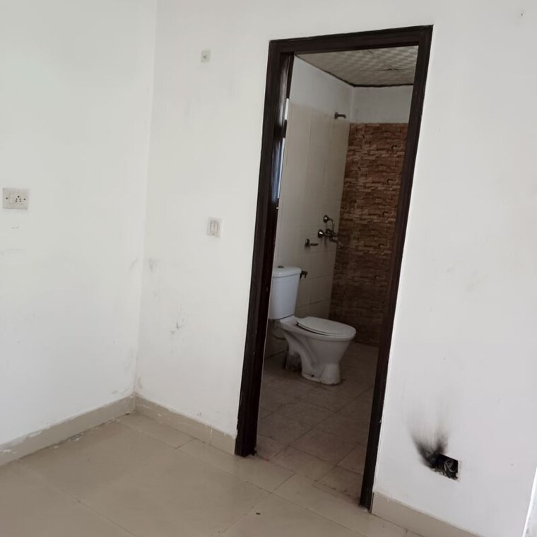 Room, puri-vip-floors 3 Bedroom 275 Sq.Yd. Builder Floor In Sector 81 Faridabad 9106406