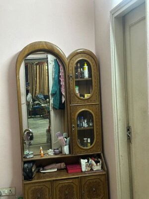 Furnished Amenities in 2.5 BHK Builder Floor at Kalkaji – for Rent