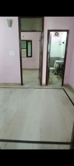 1 BHK Builder Floor For Rent in Pitampura
