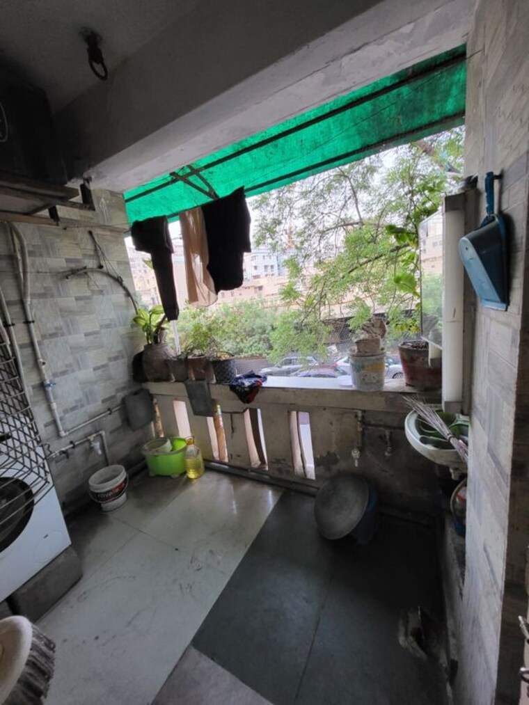 Gym, satellite 2 Bedroom 110 Sq.Yd. Apartment In Satellite Ahmedabad 10274241