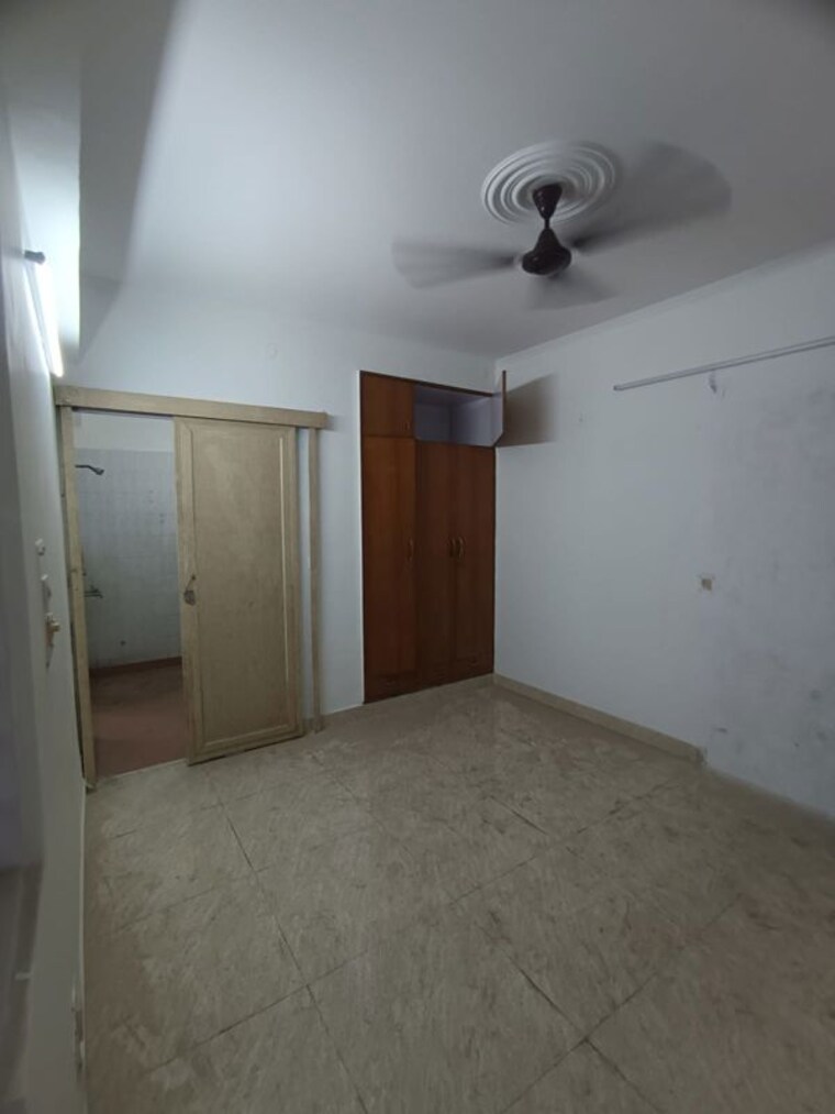 Room, sector 12 dwarka 3 Bedroom 1700 Sq.Ft. Apartment In Sector 12 Dwarka Delhi 10274260