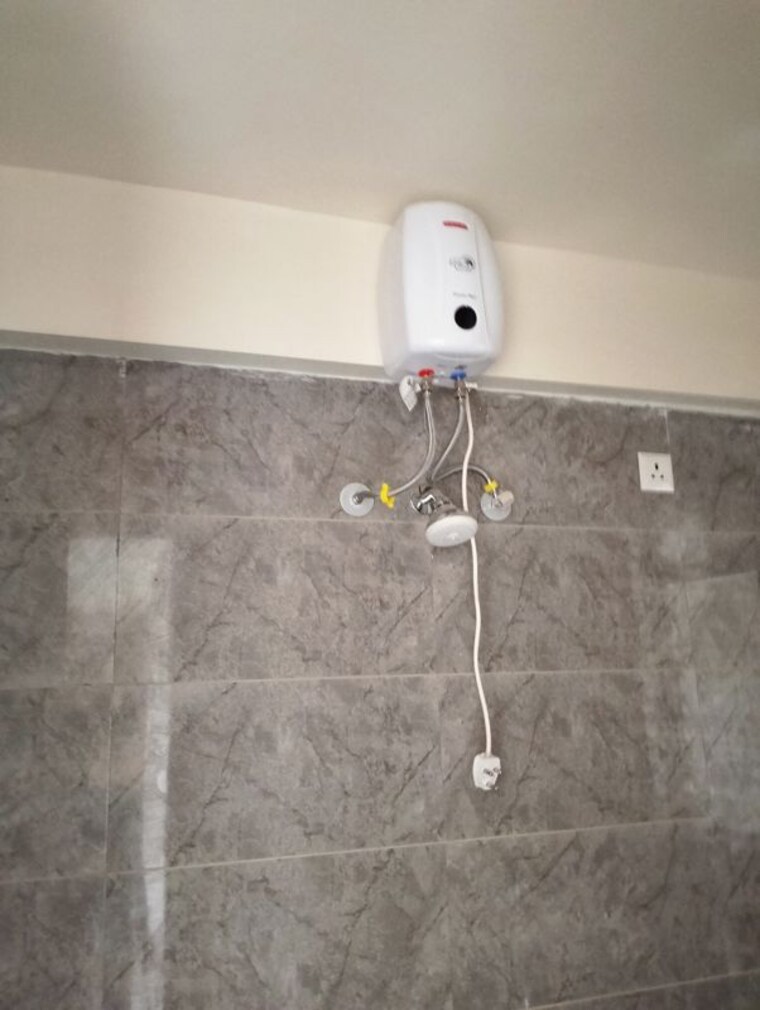 Bathroom, raheja-vistas-phase-ii 2 Bedroom 1100 Sq.Ft. Apartment In Mohammadwadi Pune 10274256