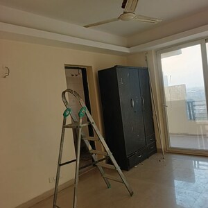 Room in 2 BHK Apartment at Puri The Pranayam, Sector 82 – for Rent